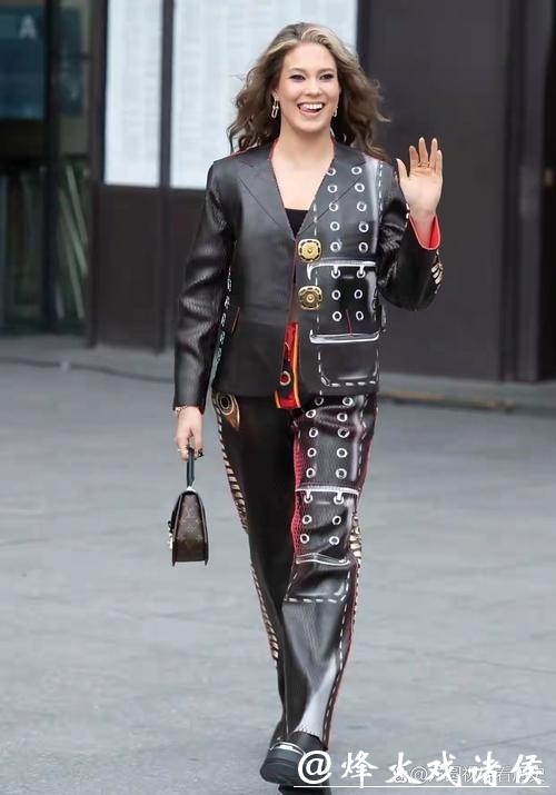 谷爱凌成熟的不像同龄人！这四年她已承受太多……